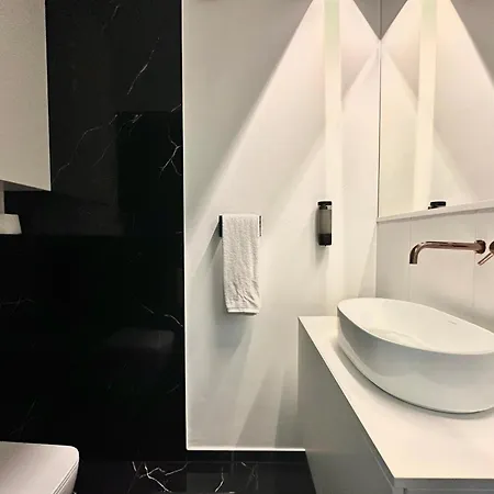 The East House One וילה *