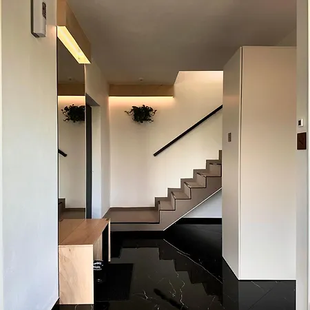 Villa The East House One Lapanow