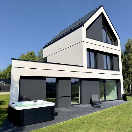 The East House One Villa Lapanow